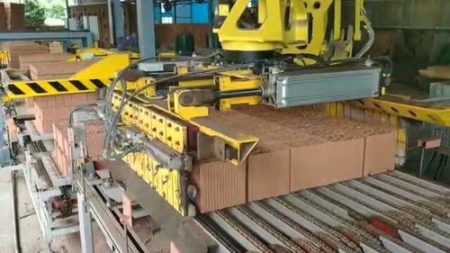 山東礦機(jī)邁科自動卸磚打包設(shè)備,全部是自動卸磚,裝配式燒結(jié)墻板
